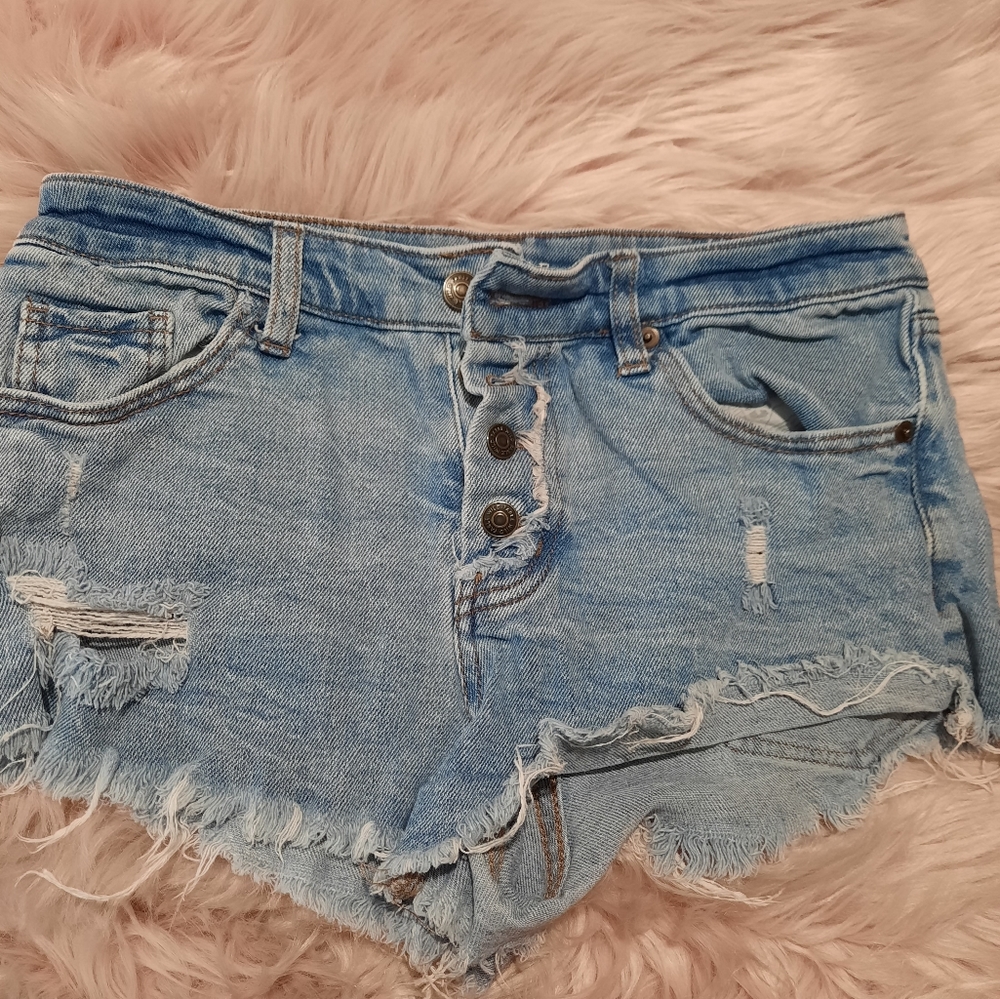 Wild fable size 4 distressed jean shorts